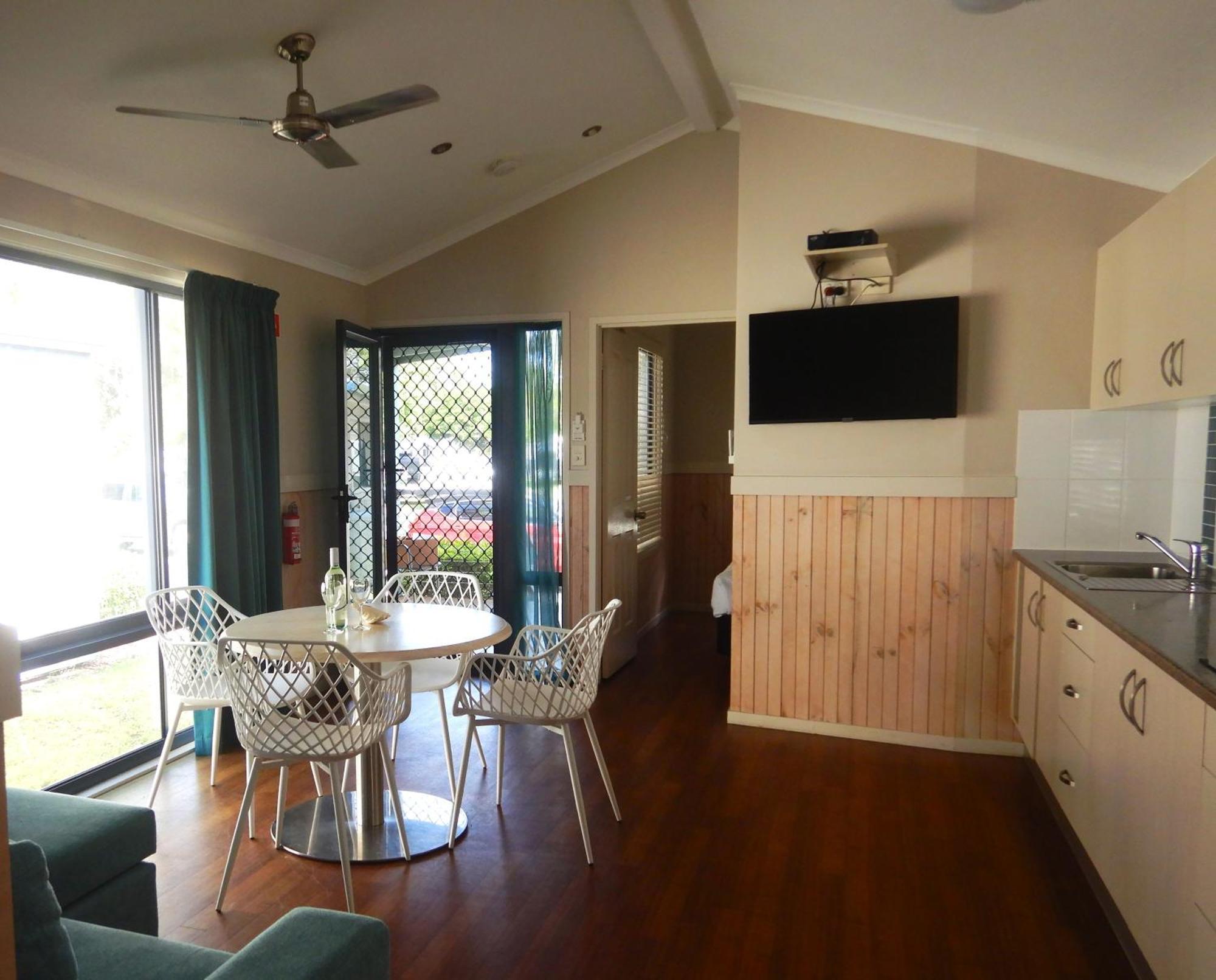 Big4 Mackay Blacks Beach Holiday Park Bagian luar foto